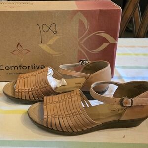 NEW! Comfortiva Women's Light Brown Sandals,9.5